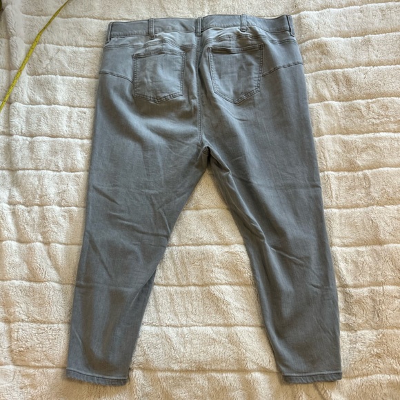 TORRID Bombshell Skinny Super Soft High Rise Jeans - Picture 9 of 11